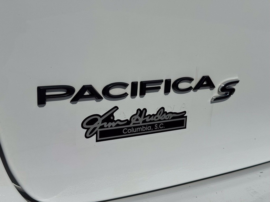 Used 2022 Chrysler Pacifica Limited w/ S Appearance Package FWD image 16