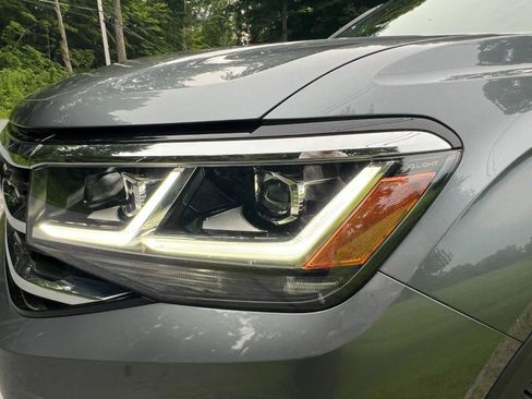 Used 2023 Volkswagen Atlas Cross Sport SEL AWD/4WD image 34
