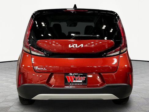 Used 2023 Kia Soul LX w/ LX Technology Package FWD image 5