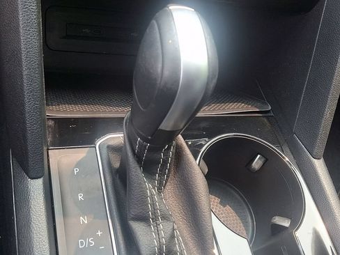 Used 2022 Volkswagen Atlas SEL AWD/4WD image 17