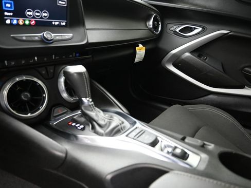 Used 2022 Chevrolet Camaro LT w/ RS Package image 17
