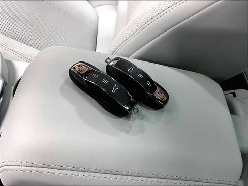 New 2026 Porsche Macan S image 37