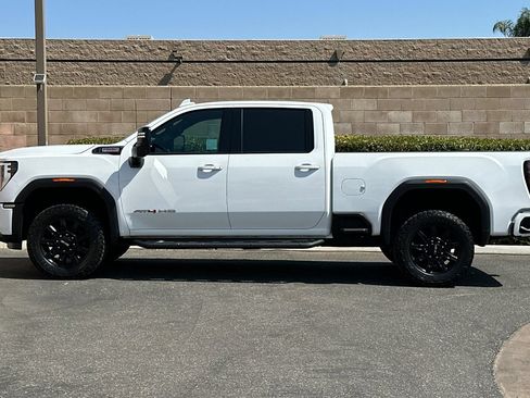 Used 2024 GMC Sierra 2500 AT4 w/ AT4 Preferred Package AWD/4WD image 7