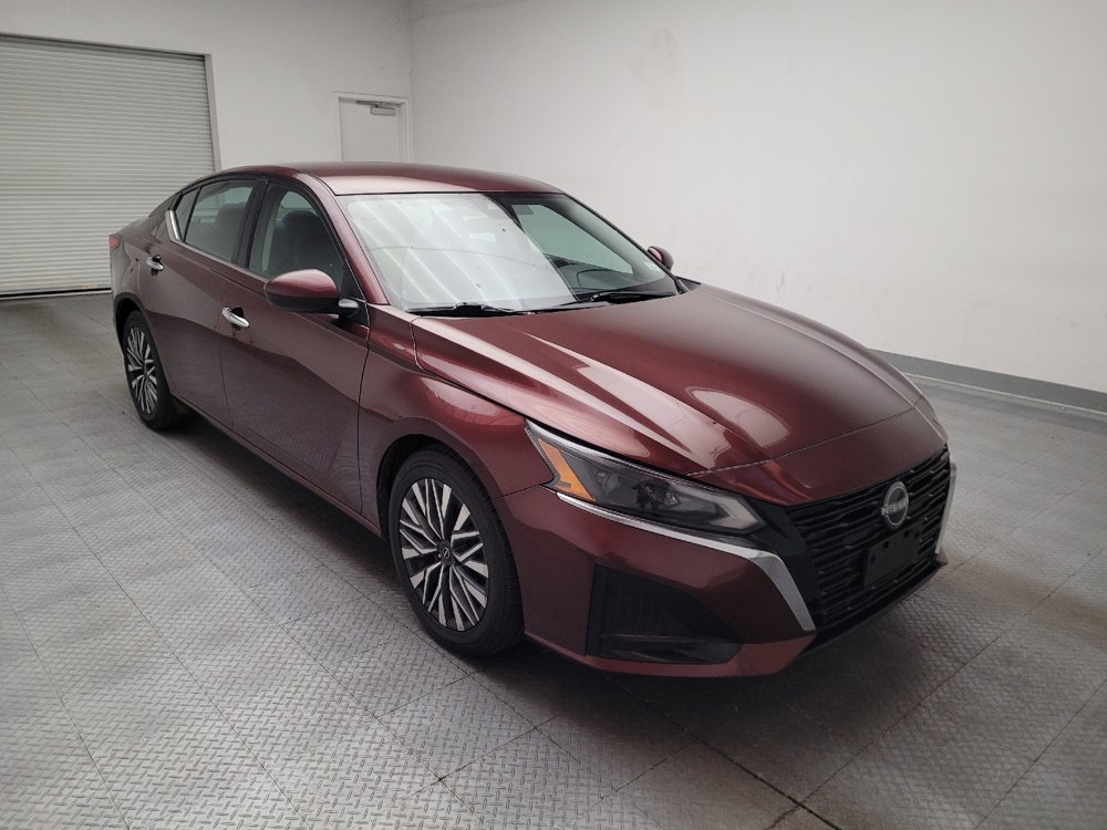 Used 2023 Nissan Altima 2.5 SV FWD image 13