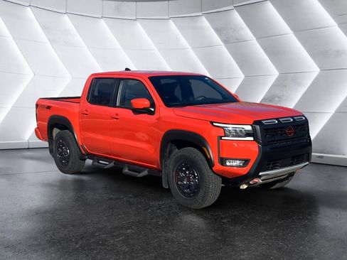 Used 2025 Nissan Frontier PRO-4X image 1