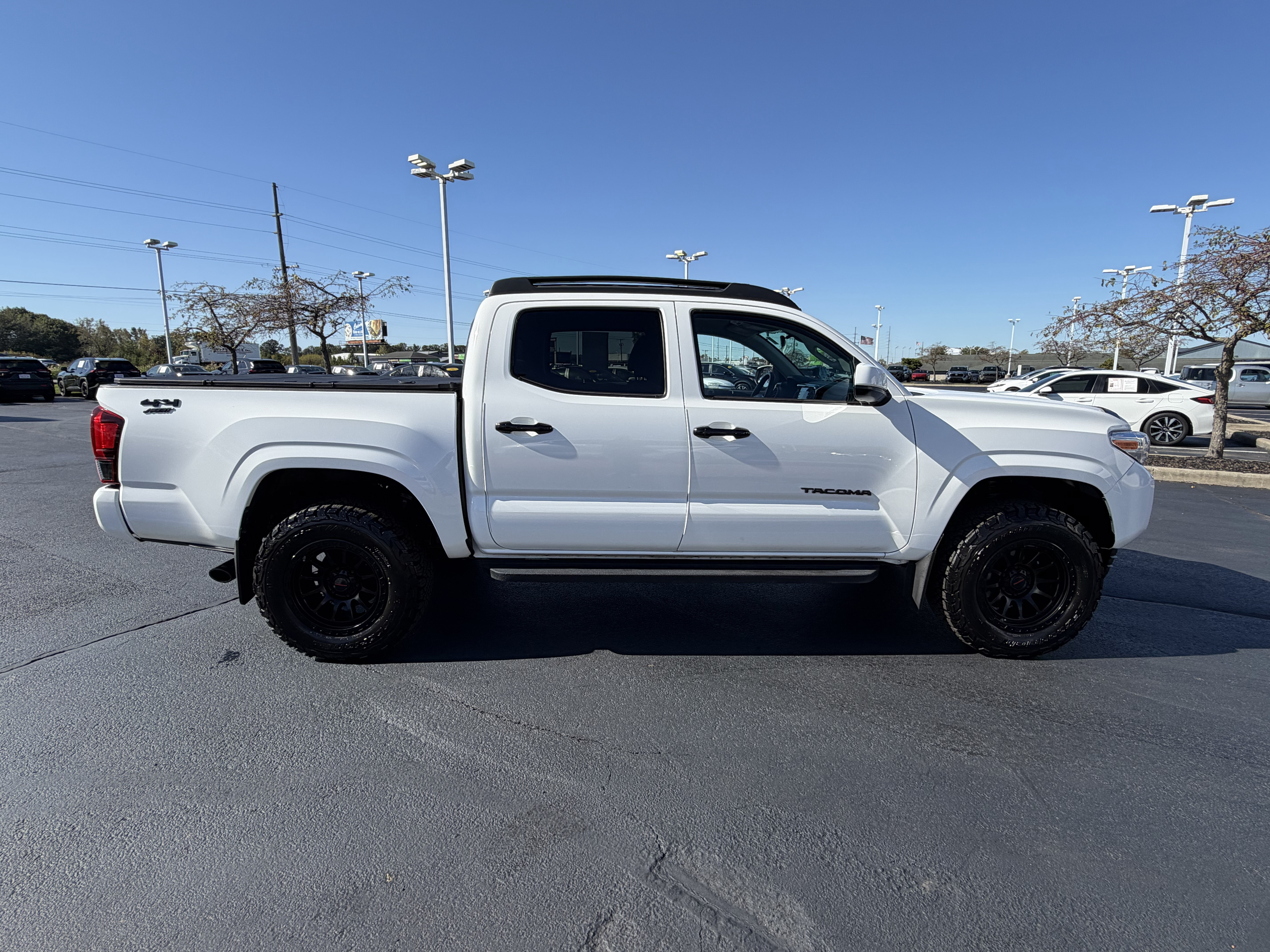 Certified 2023 Toyota Tacoma SR AWD/4WD image 9