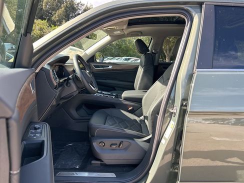 New 2026 Volkswagen Atlas SE image 15