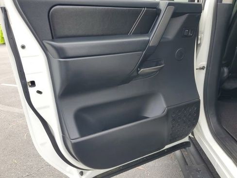 Used 2014 Nissan Titan PRO-4X w/ Pro-4x Luxury Package AWD/4WD image 13