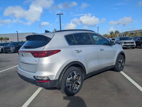 Used 2021 Kia Sportage EX w/ EX Technology Package FWD image 3