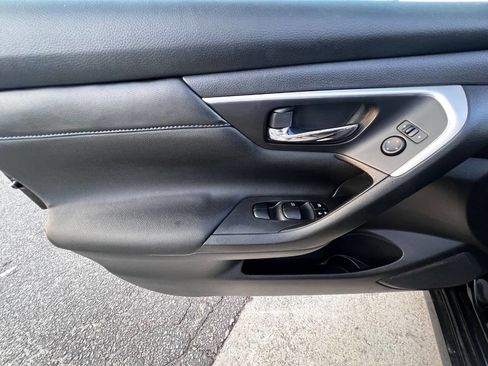 Used 2017 Nissan Altima 2.5 SR image 16