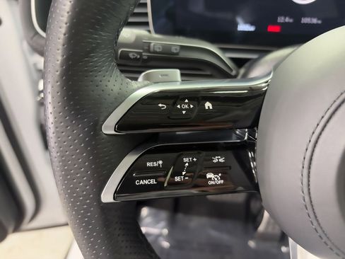 Used 2024 Mercedes-Benz GLS 580 4MATIC image 11