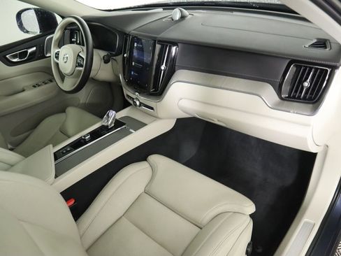 Used 2023 Volvo XC60 B5 Ultimate image 16
