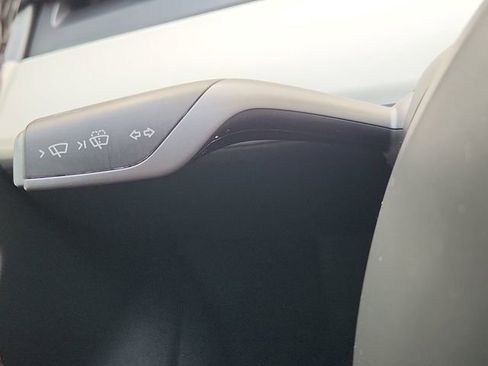 Used 2023 Tesla Model 3 Standard Range image 17