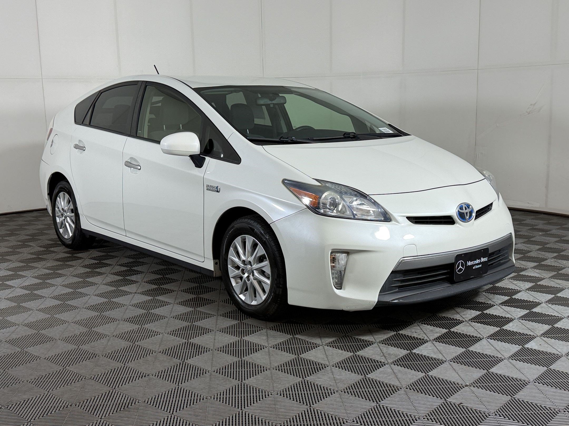 Used 2015 Toyota Prius Prime Plug-In Hybrid FWD image 7