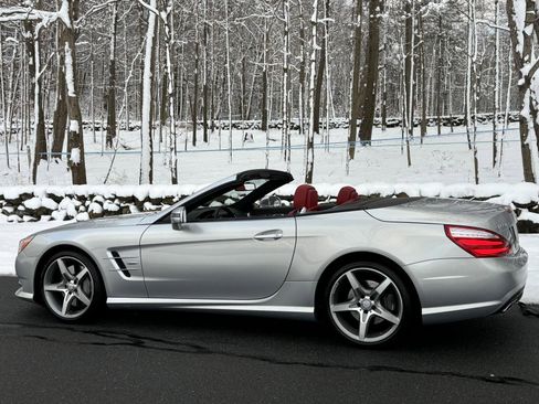 Used 2013 Mercedes-Benz SL 550 image 32