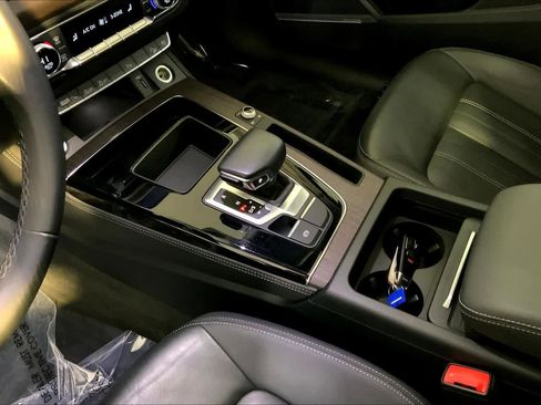 Used 2021 Audi Q5 Premium Plus w/ Premium Plus Package image 16