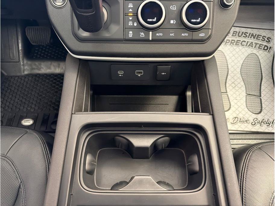 Used 2023 Land Rover Defender 130 SE AWD/4WD image 18