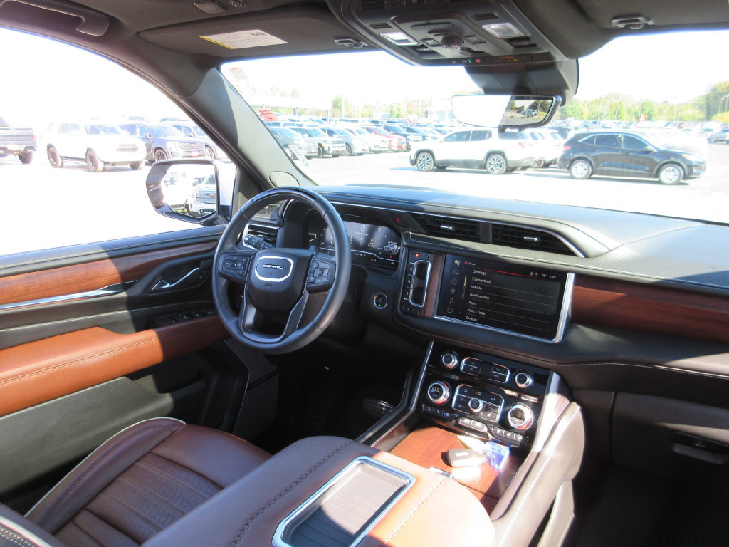 Certified 2024 GMC Yukon Denali Ultimate AWD/4WD image 32