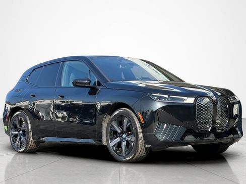 Used 2024 BMW iX xDrive50 w/ Sport Package AWD/4WD image 7
