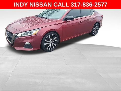 Used 2021 Nissan Altima 2.5 SR w/ SR Premium Package image 3