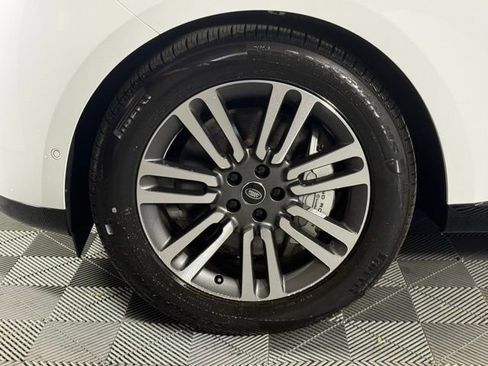 New 2025 Land Rover Range Rover SE AWD/4WD image 13