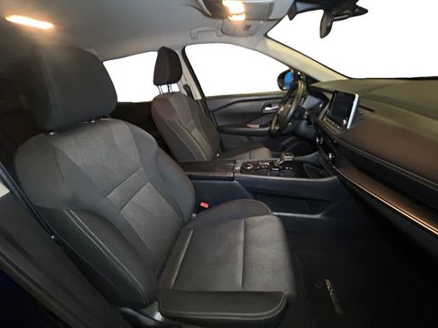 Used 2025 Nissan Rogue SV AWD/4WD image 16