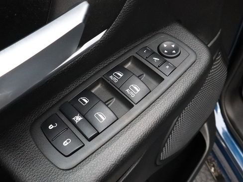 Used 2022 RAM 1500 Big Horn AWD/4WD image 17