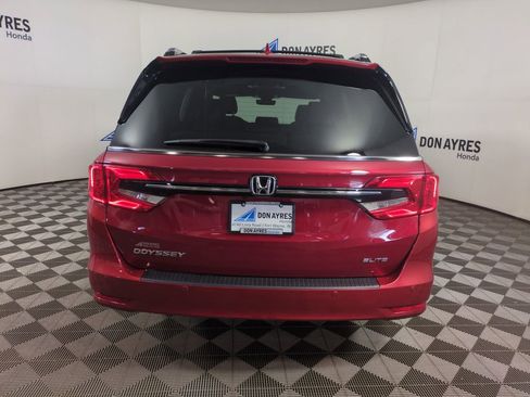 Used 2024 Honda Odyssey Elite image 5