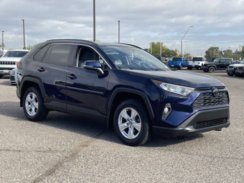 Used 2019 Toyota RAV4 XLE image 7