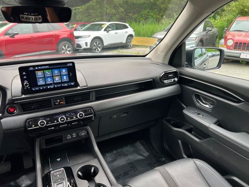 Used 2025 Honda Pilot EX-L image 35