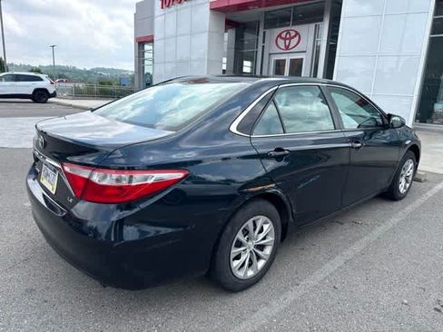 Used 2017 Toyota Camry LE FWD image 10