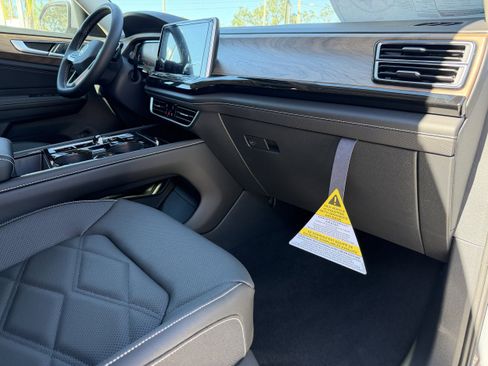 New 2026 Volkswagen Atlas SE image 10