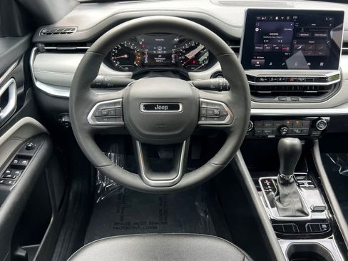 Used 2025 Jeep Compass Limited AWD/4WD image 15
