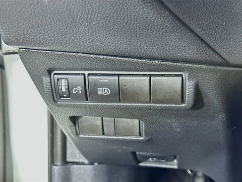 Used 2023 Toyota Corolla Cross XLE FWD image 21