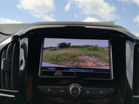 Used 2023 Chevrolet Traverse LT FWD image 20