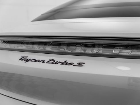 Used 2022 Porsche Taycan Turbo S AWD/4WD image 38