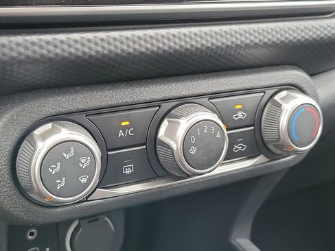 Certified 2022 Nissan Kicks S FWD image 32