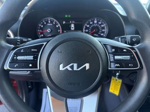 Used 2022 Kia Forte LXS image 23