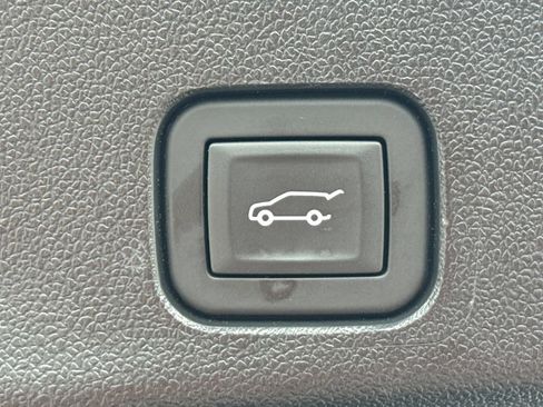 Used 2026 Buick Enclave Preferred AWD/4WD image 19