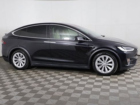 Used 2017 Tesla Model X 75D image 13