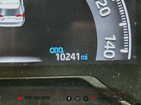 Used 2025 Toyota RAV4 LE AWD/4WD image 11