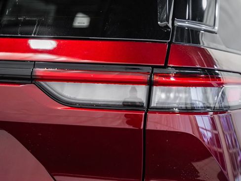 New 2025 Jeep Grand Cherokee Summit image 7