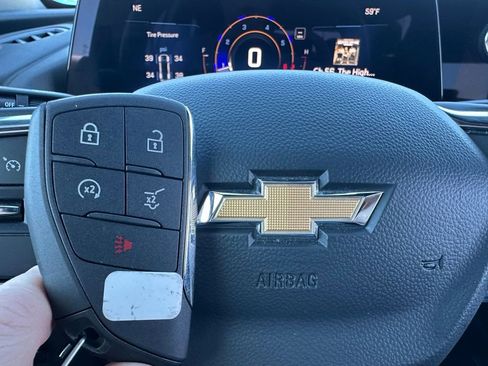 Used 2024 Chevrolet Traverse LT image 48