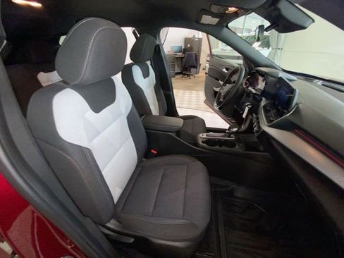 Used 2024 Chevrolet Trax RS w/ Driver Confidence Package FWD image 37