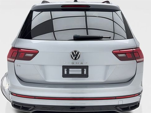 Used 2024 Volkswagen Tiguan SE R-Line image 11