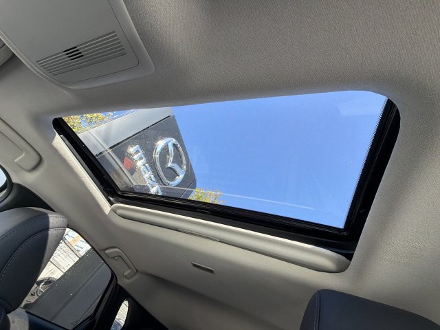 Certified 2024 MAZDA CX-30 AWD 2.5 S w/ Preferred Package image 21