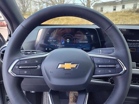 Used 2026 Chevrolet Equinox LT image 13