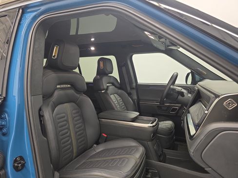 Used 2023 Rivian R1S Adventure AWD/4WD image 24