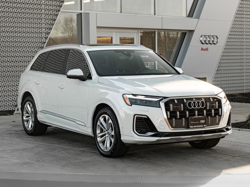 Certified 2025 Audi Q7 3.0T Premium Plus w/ Premium Plus Package image 2