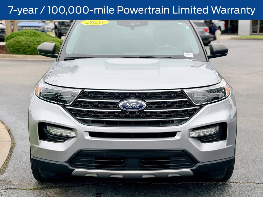 Used 2023 Ford Explorer XLT w/ Equipment Group 202A RWD image 4